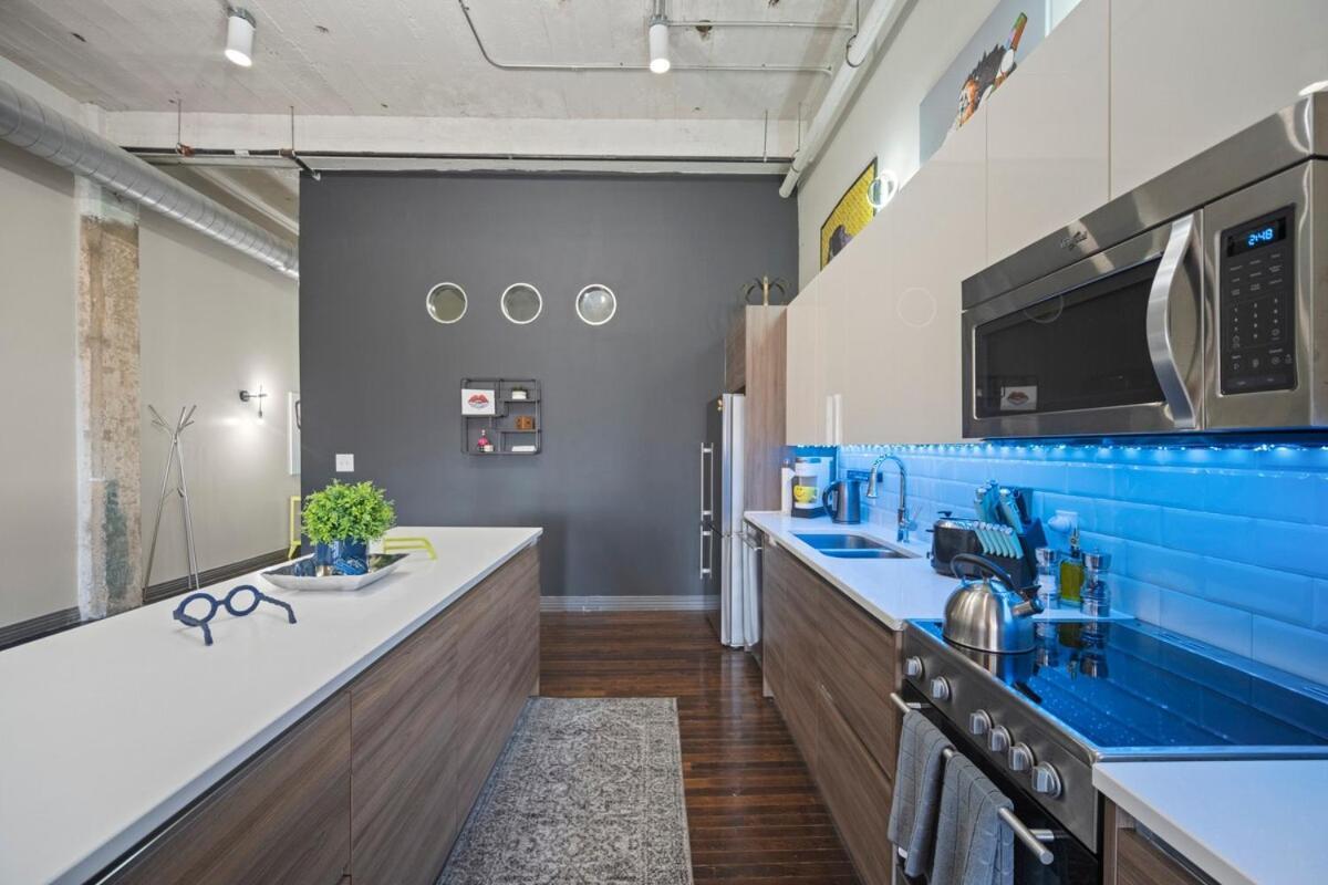 Downtown Penthouse Close To Convention Center Apartment *