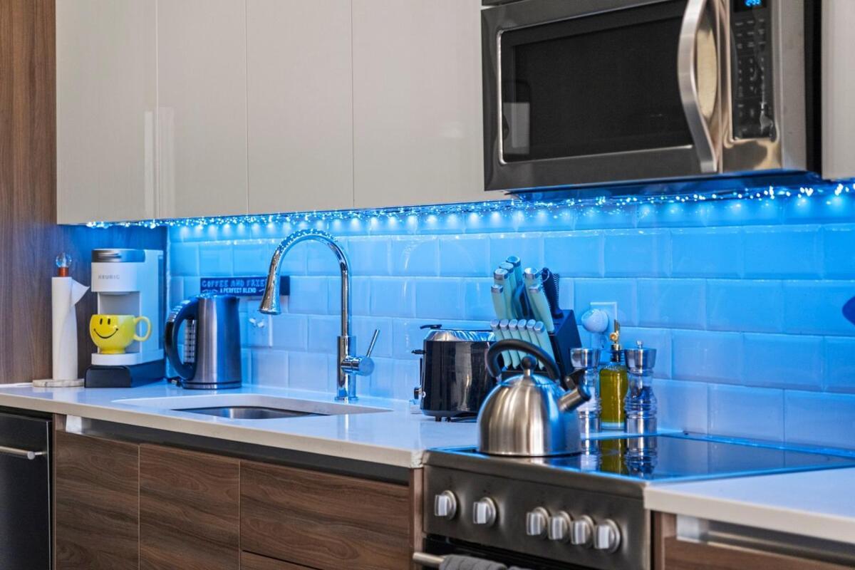Downtown Penthouse Close To Convention Center Apartment *