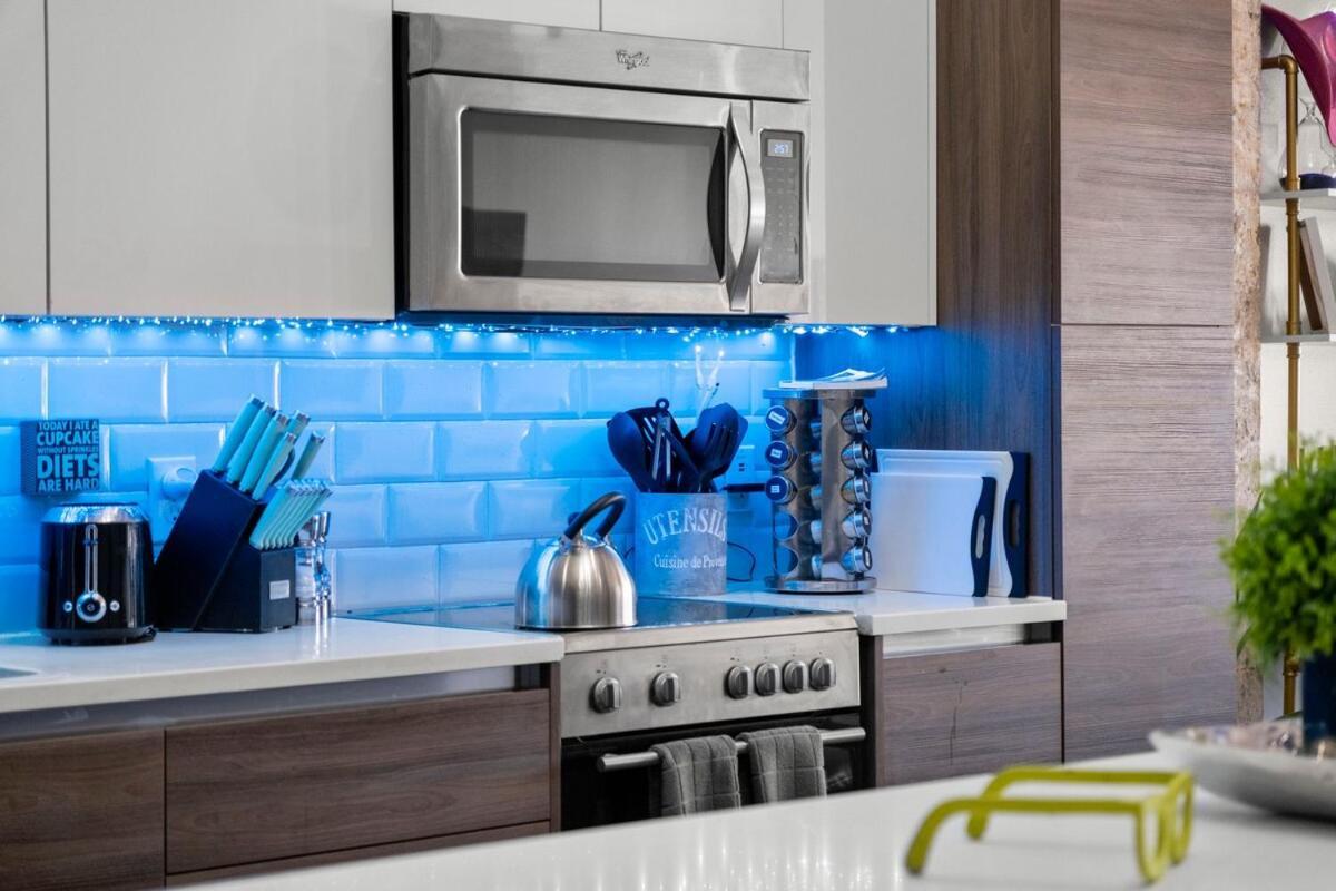 Downtown Penthouse Close To Convention Center Dallas