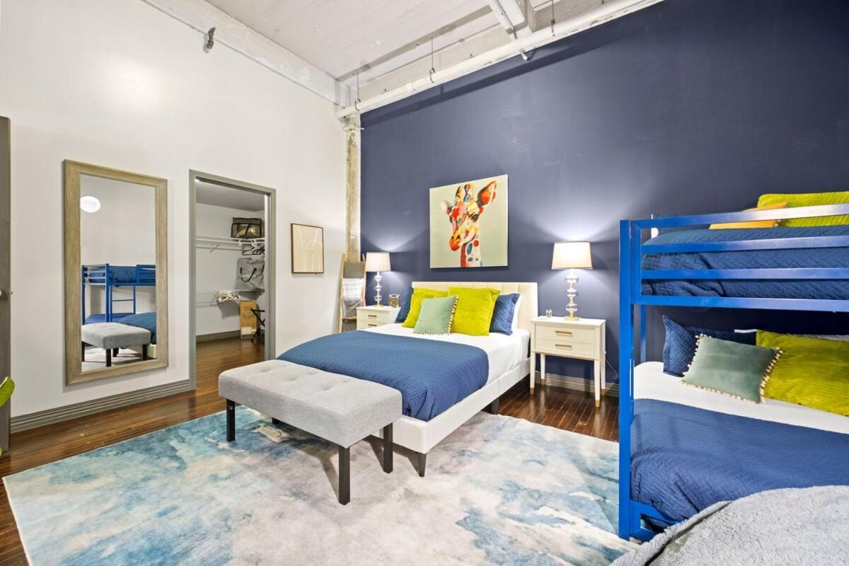 Downtown Penthouse Close To Convention Center Apartment *