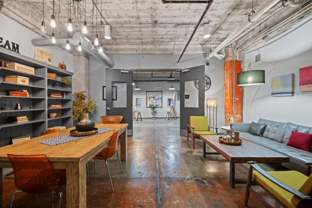 Downtown Penthouse Close To Convention Center *