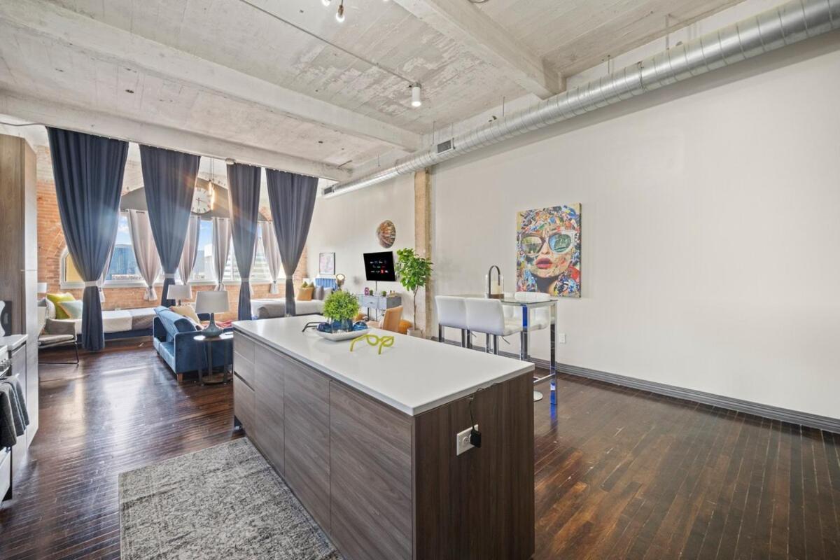 Downtown Penthouse Close To Convention Center * Dallas